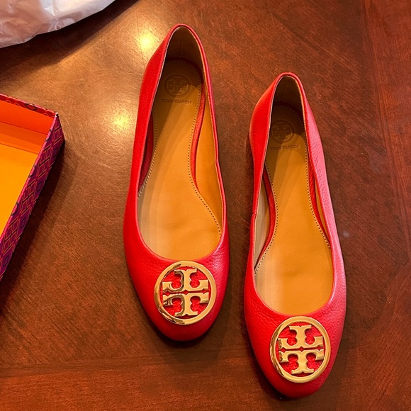 Tory Burch Shoe - Picture 4 of 4